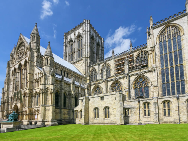 historical places to visit yorkshire